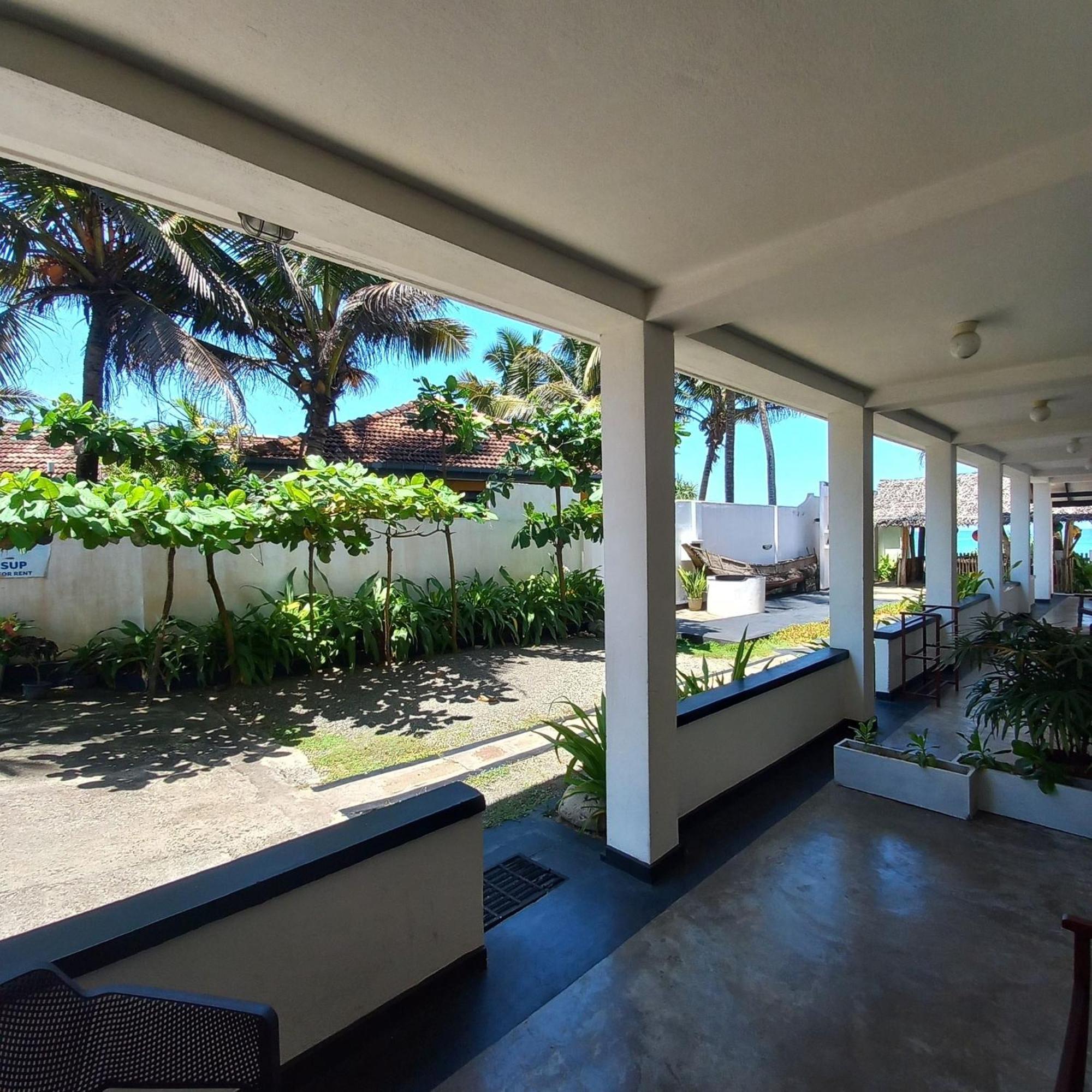 Bed and Breakfast Sailors' Bay Хіккадува Екстер'єр фото