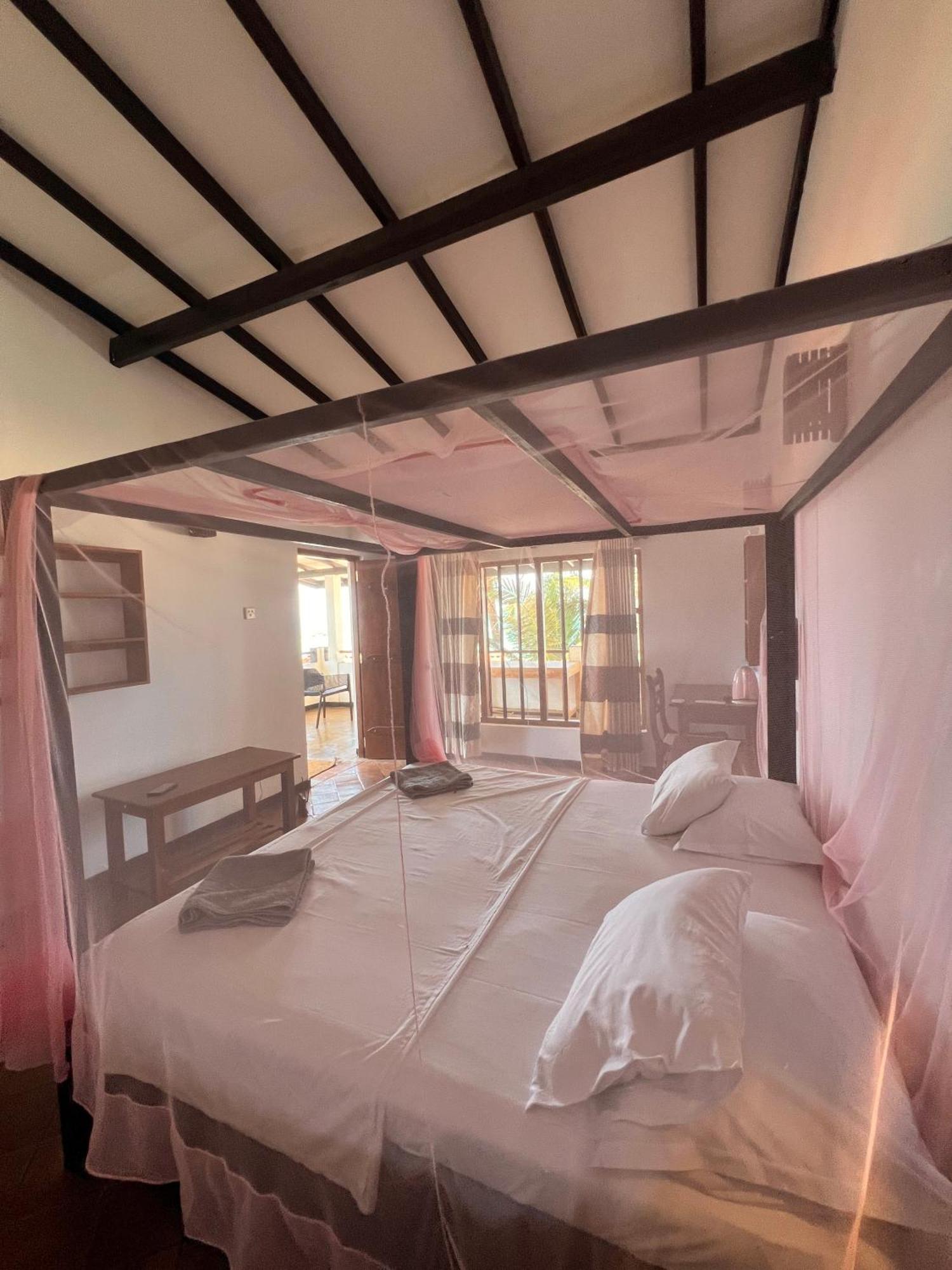 Bed and Breakfast Sailors' Bay Хіккадува Екстер'єр фото