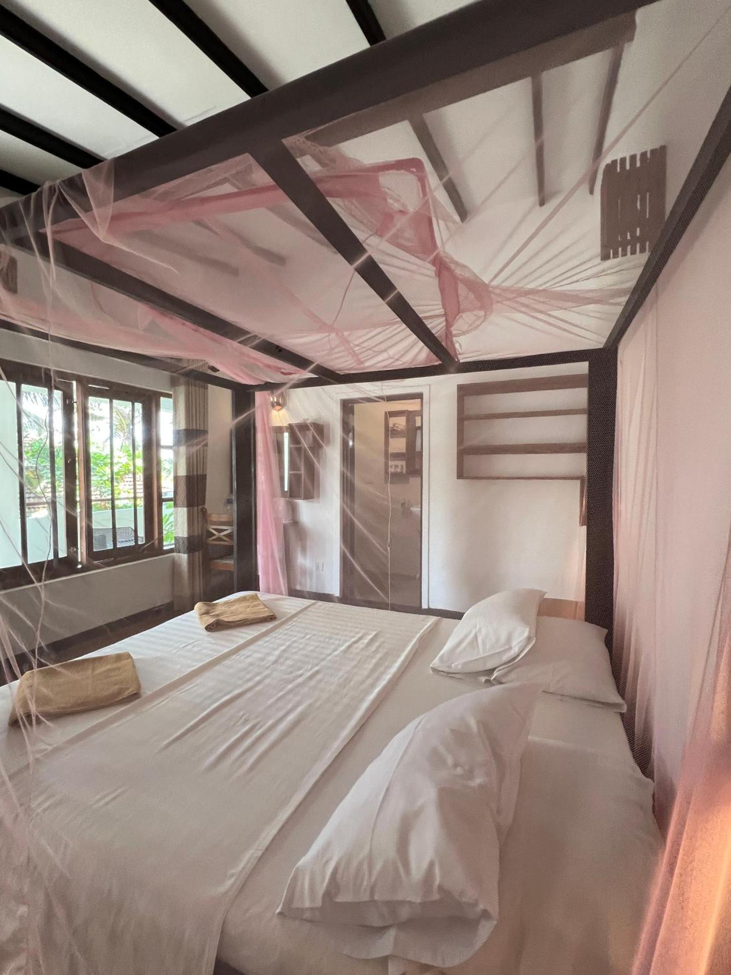 Bed and Breakfast Sailors' Bay Хіккадува Екстер'єр фото