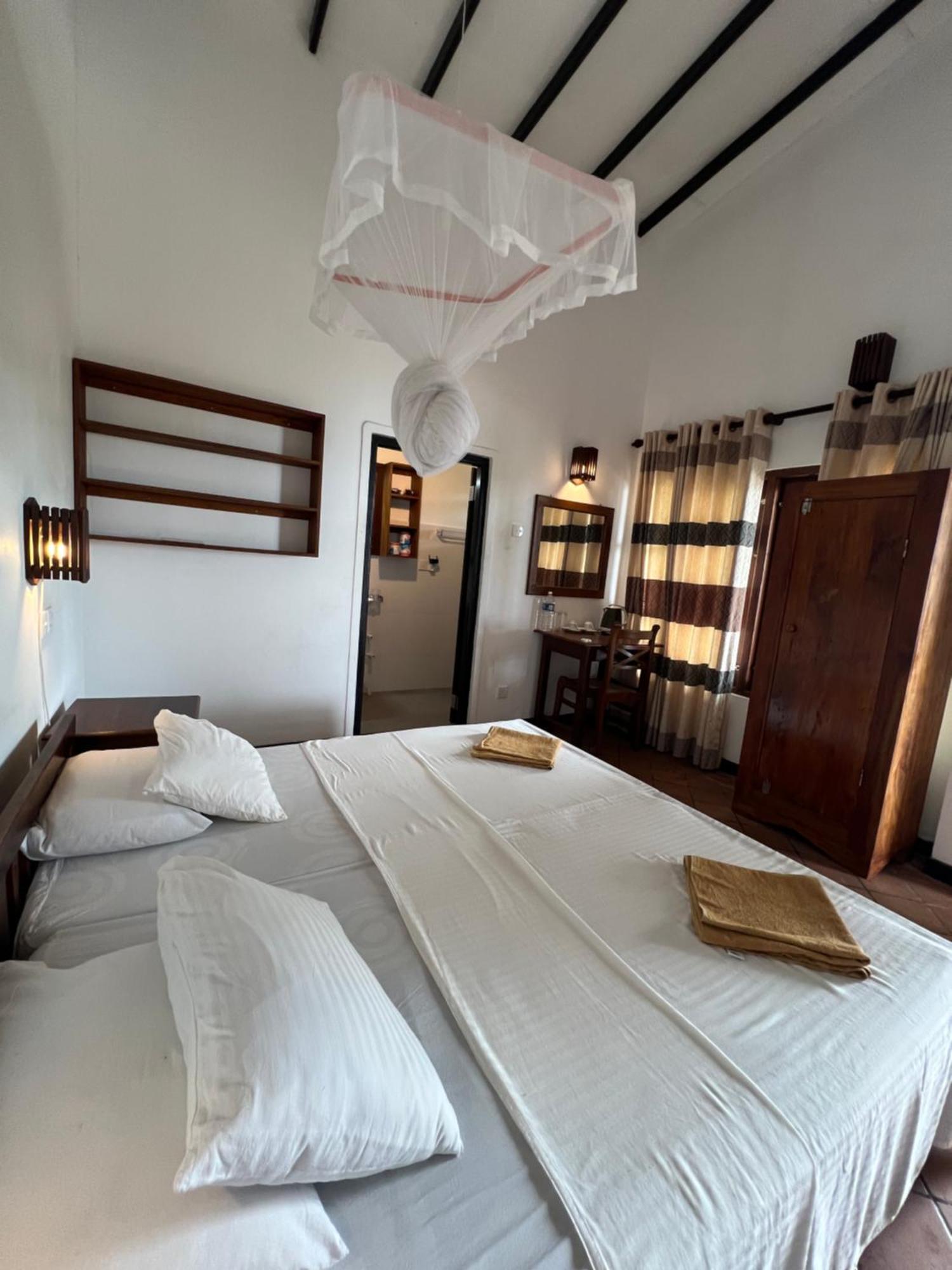 Bed and Breakfast Sailors' Bay Хіккадува Екстер'єр фото
