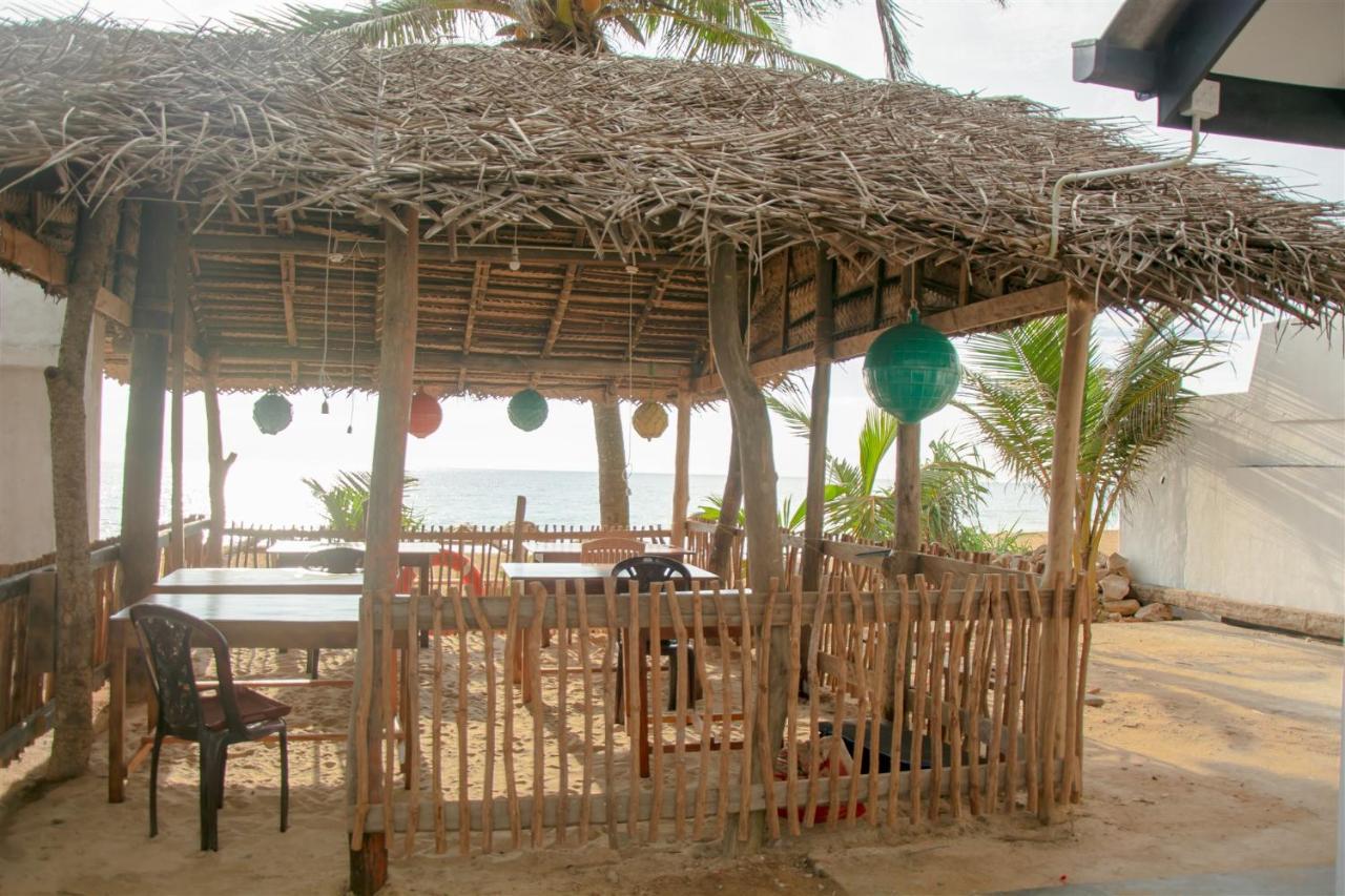 Bed and Breakfast Sailors' Bay Хіккадува Екстер'єр фото